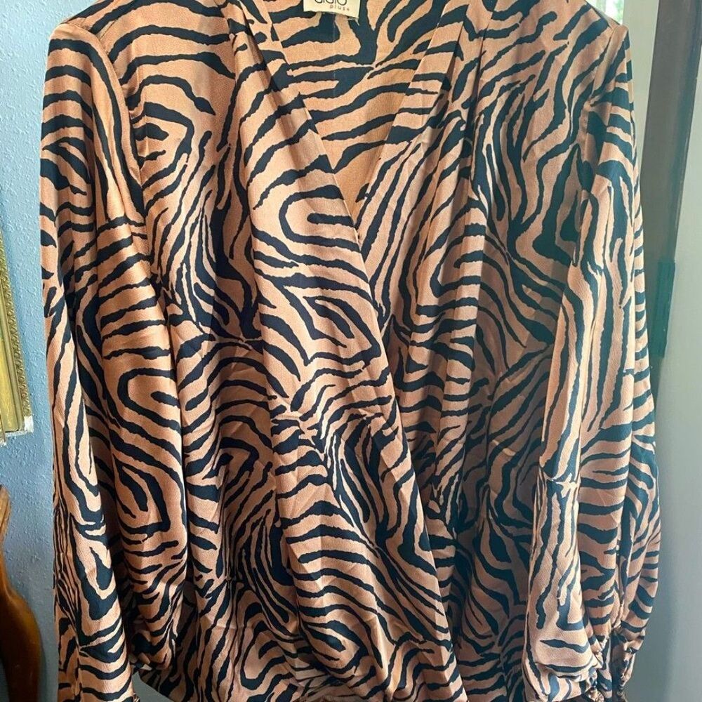 GIGIO
BOHO PRINT DOLMAN PUFF SLEEVE Blouse